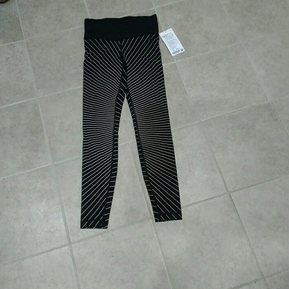Lululemon leggings - Picture 1 of 3